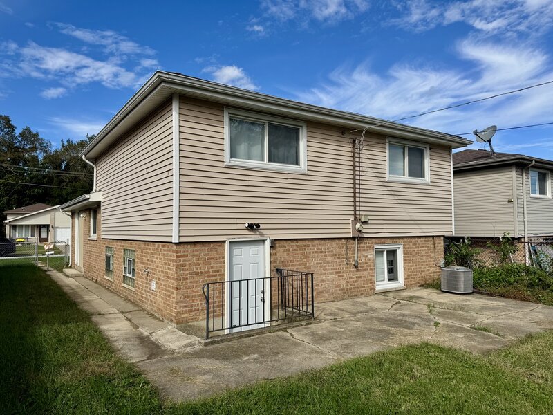 14229 S Saginaw Avenue Burnham IL 60633
