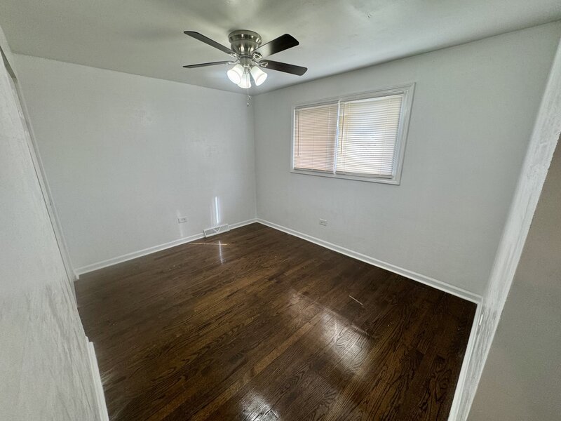 14229 S Saginaw Avenue Burnham IL 60633