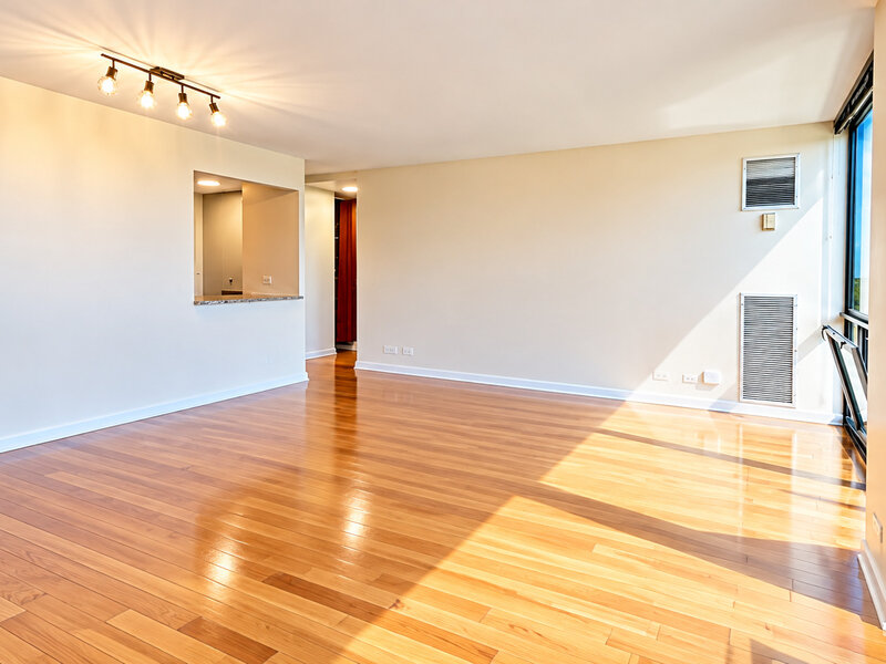 4343 N Clarendon Avenue Chicago IL 60613