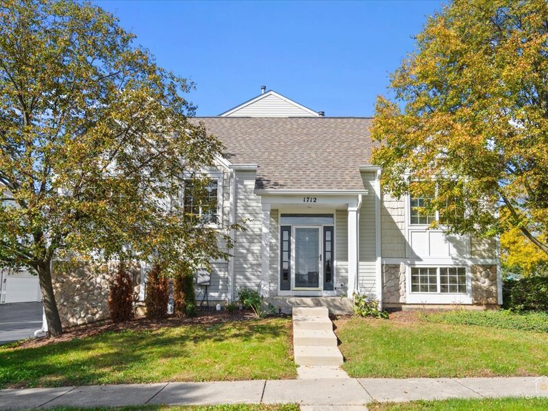 1712 Middlebury Drive Aurora IL 60503