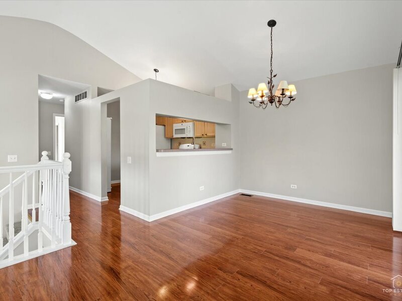 1712 Middlebury Drive Aurora IL 60503