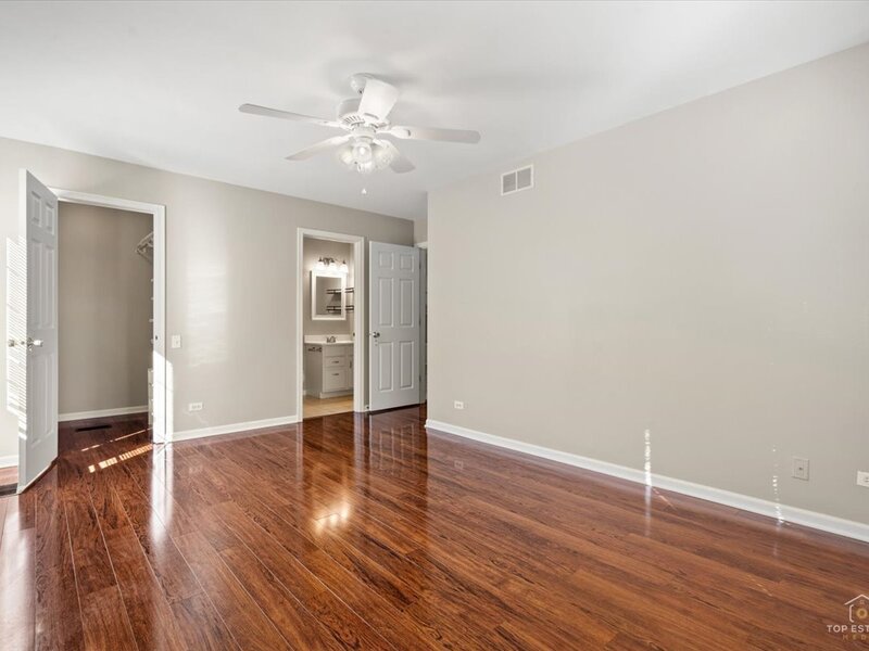 1712 Middlebury Drive Aurora IL 60503