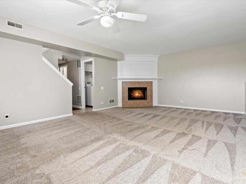 1712 Middlebury Drive Aurora IL 60503