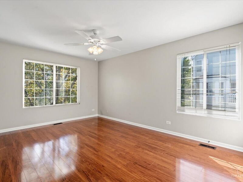 1712 Middlebury Drive Aurora IL 60503