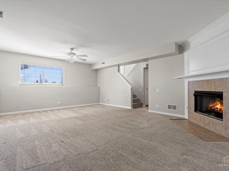 1712 Middlebury Drive Aurora IL 60503