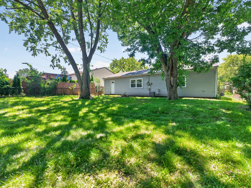 103 Willow Road Streamwood IL 60107