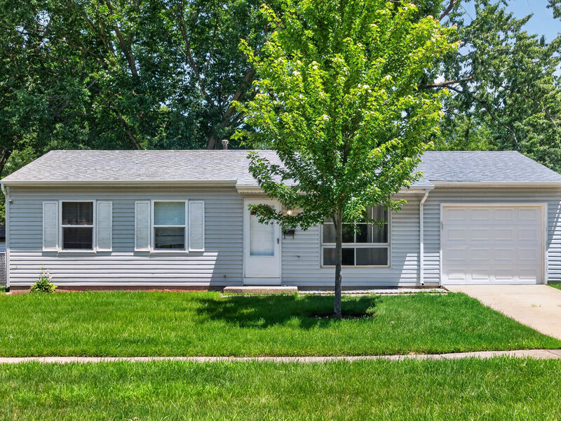 103 Willow Road Streamwood IL 60107