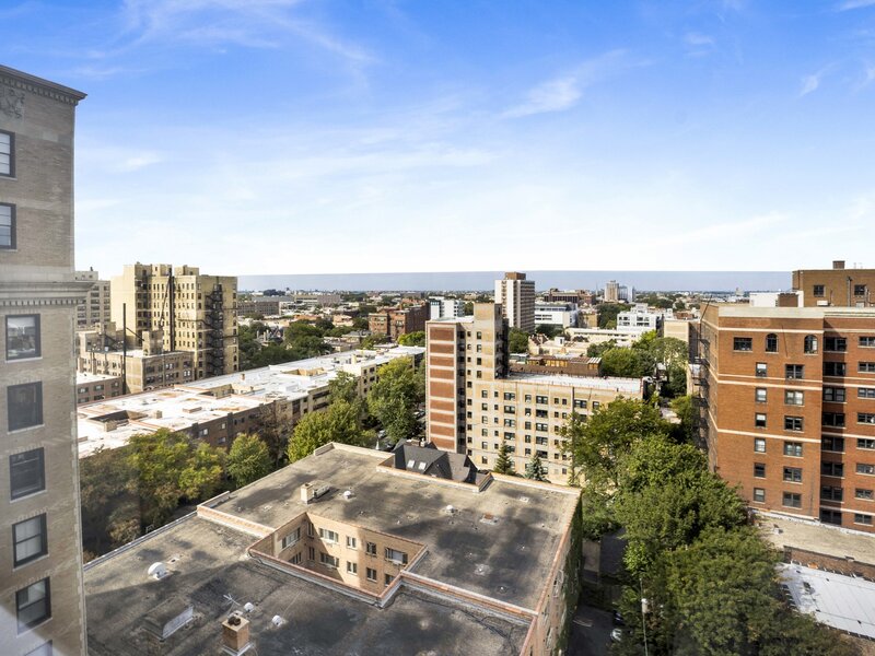 3110 N Sheridan Road Chicago IL 60657