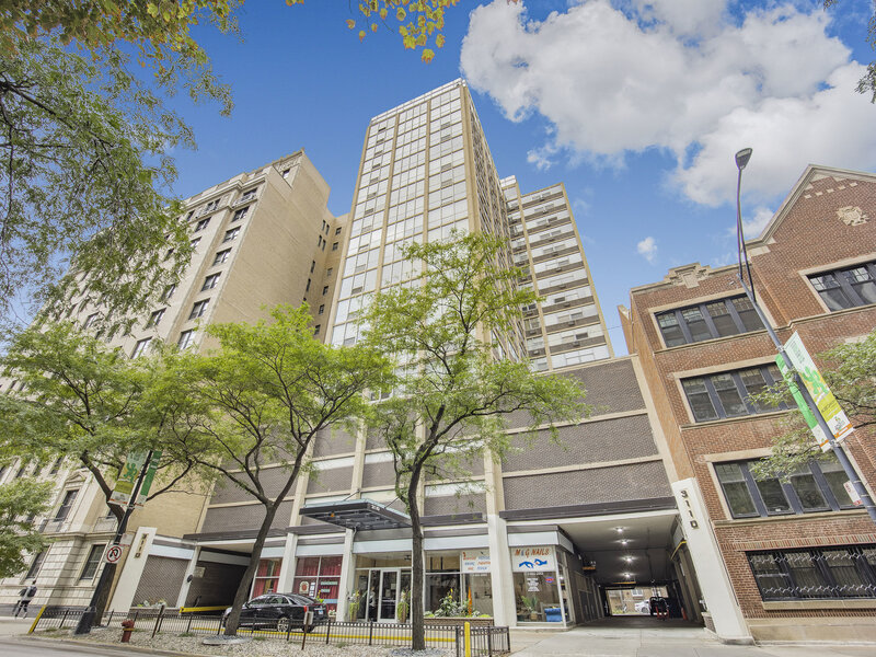 3110 N Sheridan Road Chicago IL 60657