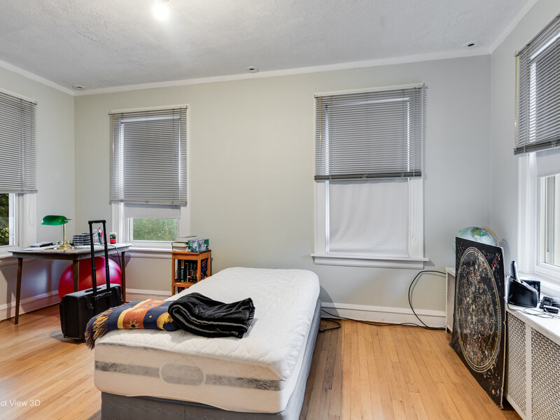2701 W Farwell Avenue Chicago IL 60645