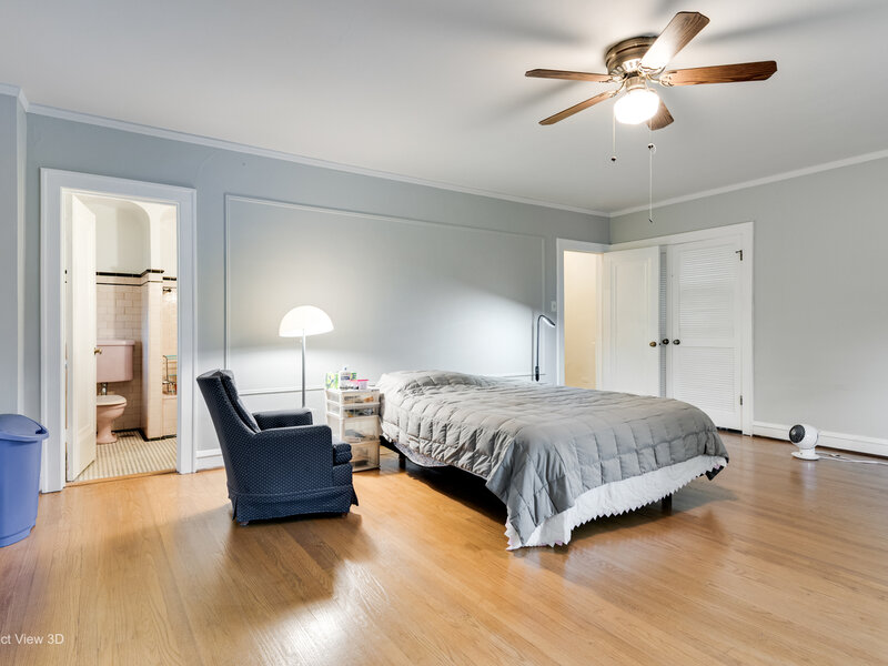 2701 W Farwell Avenue Chicago IL 60645