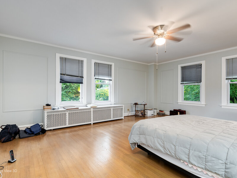 2701 W Farwell Avenue Chicago IL 60645