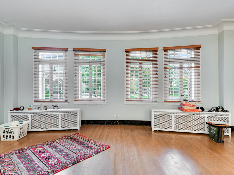 2701 W Farwell Avenue Chicago IL 60645