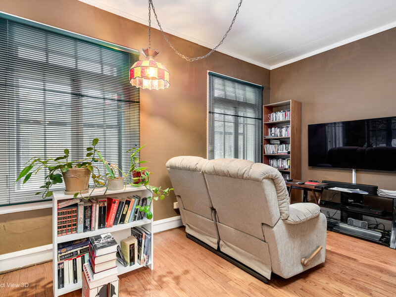 2701 W Farwell Avenue Chicago IL 60645