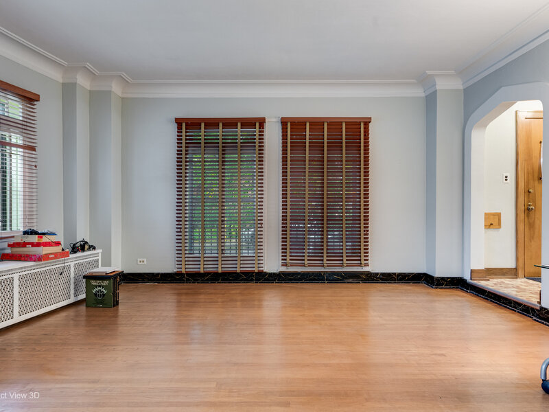 2701 W Farwell Avenue Chicago IL 60645