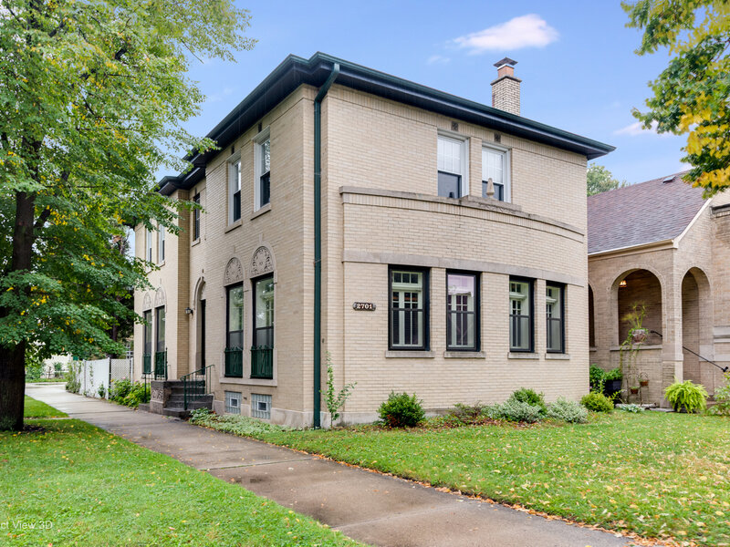 2701 W Farwell Avenue Chicago IL 60645