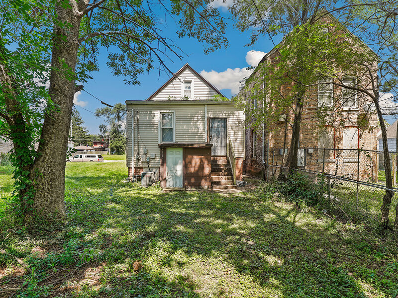 227 154th Place Calumet City IL 60409