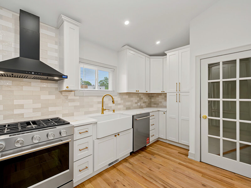 4852 W Melrose Street Chicago IL 60641