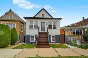 Photo of 4852 W Melrose Street Chicago IL 60641