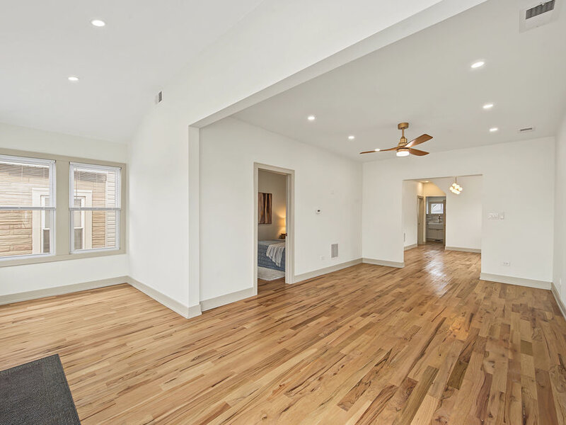 4852 W Melrose Street Chicago IL 60641