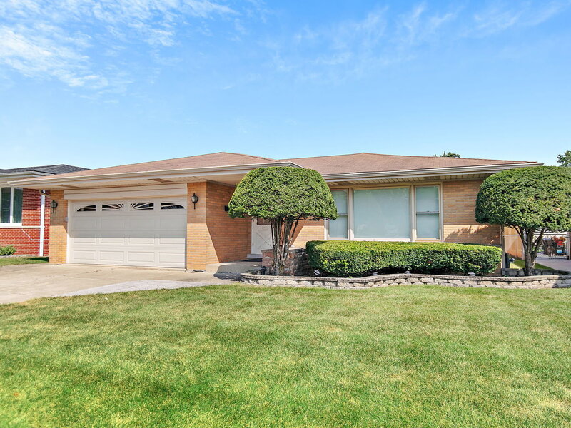 2831 Kensington Avenue Westchester IL 60154