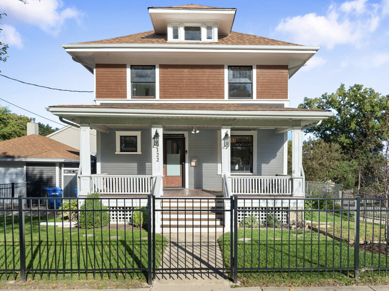 122 S 5th Street St. Charles IL 60174