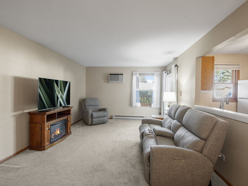 4316 W Shamrock Lane Mchenry IL 60050