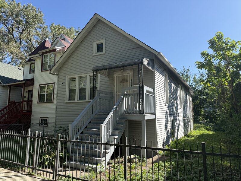 7931 S Muskegon Avenue Chicago IL 60617