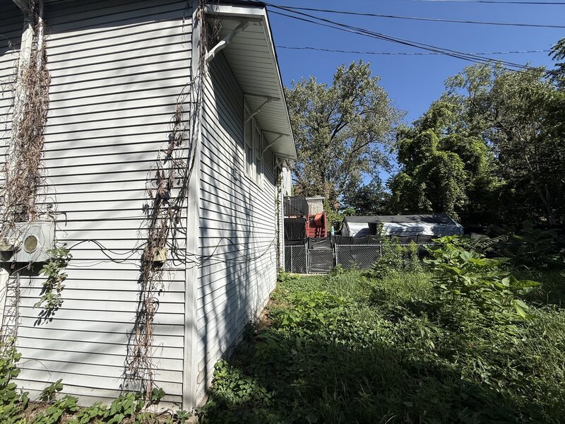 7931 S Muskegon Avenue Chicago IL 60617
