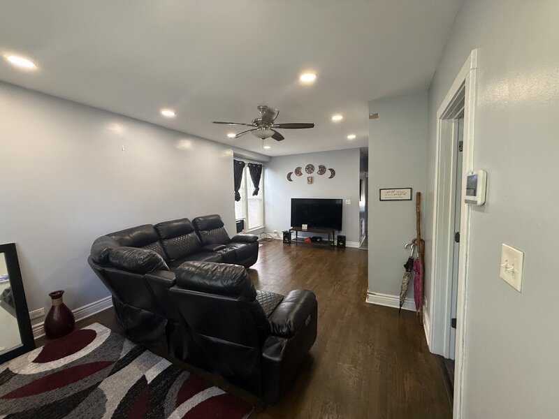 7931 S Muskegon Avenue Chicago IL 60617