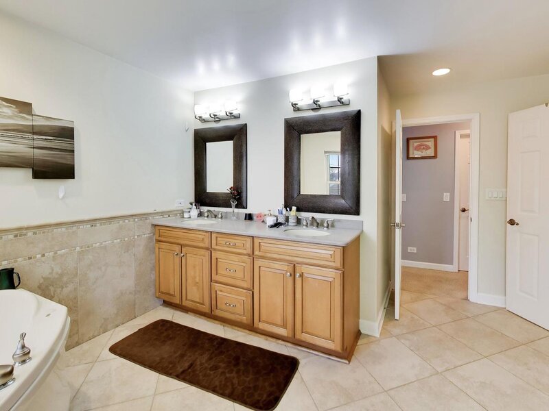 1454 Laurel Oak Drive Streamwood IL 60107