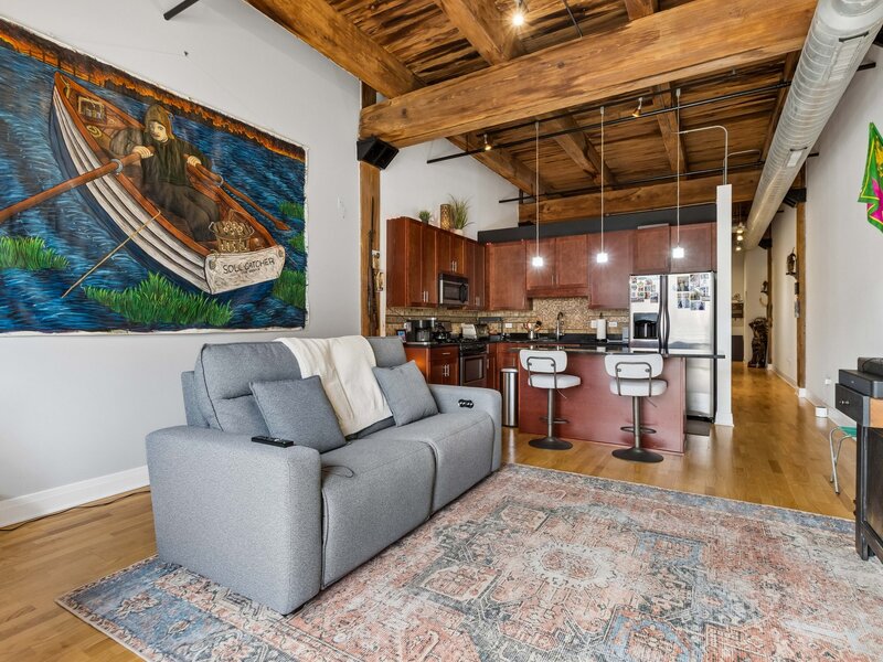 770 W Gladys Avenue Chicago IL 60661