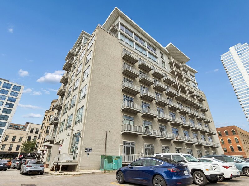770 W Gladys Avenue Chicago IL 60661