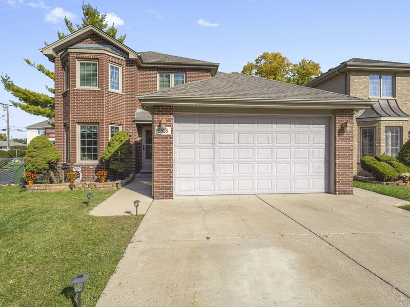 5828 W 90th Street Oak Lawn IL 60453