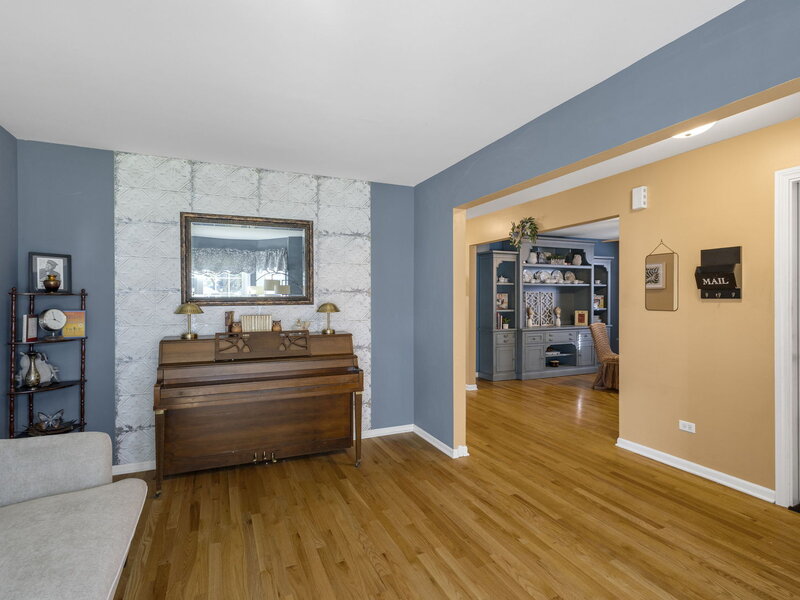 5828 W 90th Street Oak Lawn IL 60453