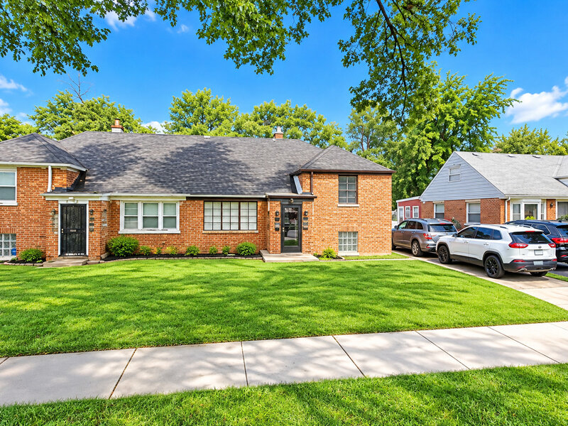 9666 S Brennan Avenue Chicago IL 60617