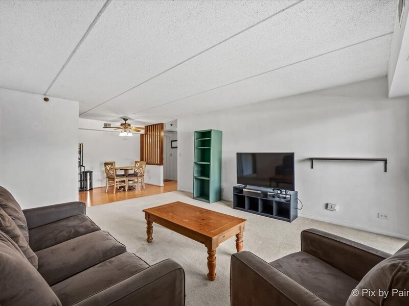 1450 Plymouth Lane Elgin IL 60123