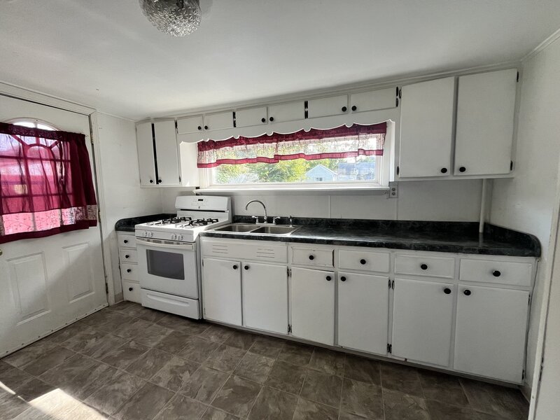 242 29th Avenue East Moline IL 61244