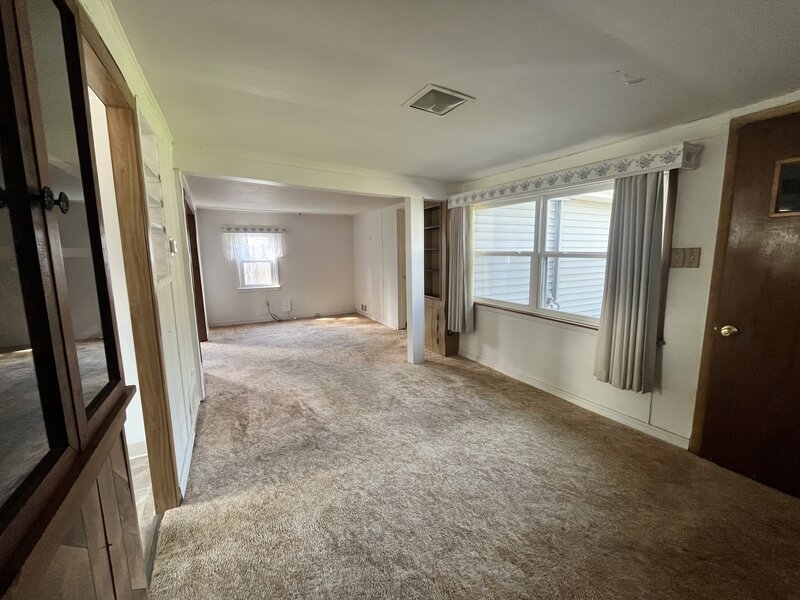 242 29th Avenue East Moline IL 61244