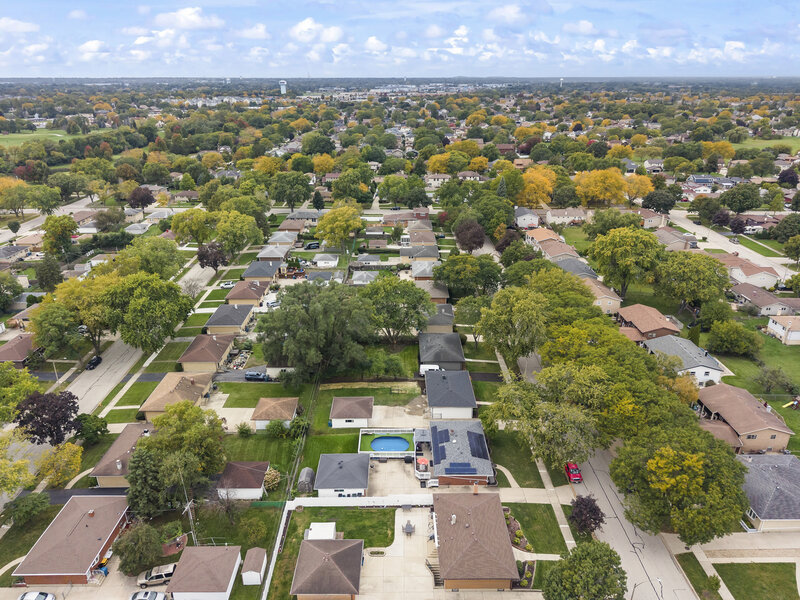 667 W Saint Aubin Drive Addison IL 60101