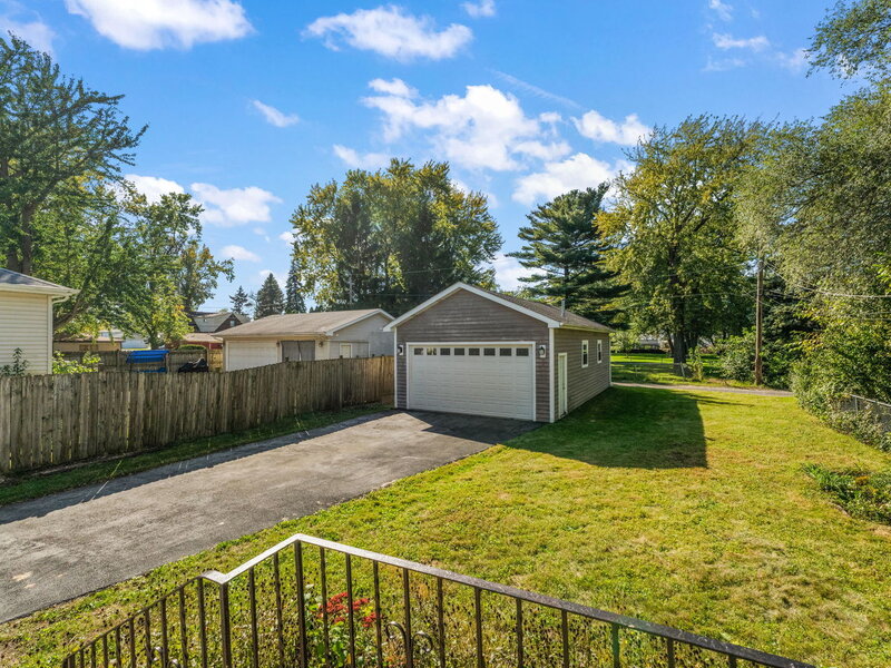 18034 Burnham Avenue Lansing IL 60438