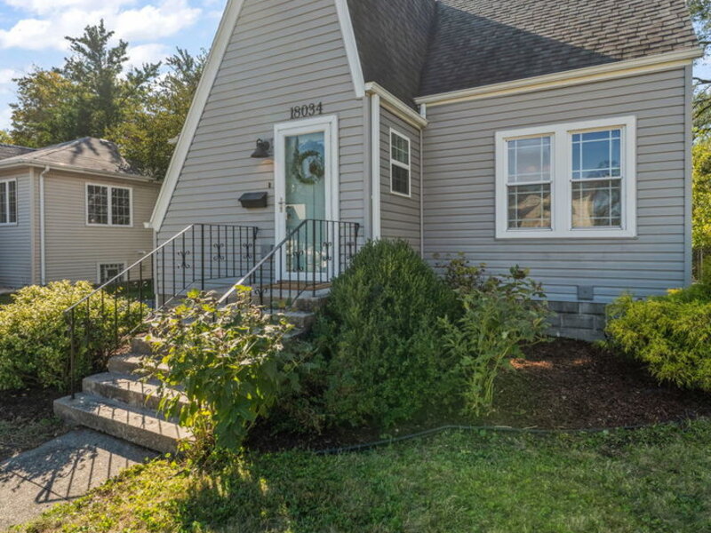 18034 Burnham Avenue Lansing IL 60438