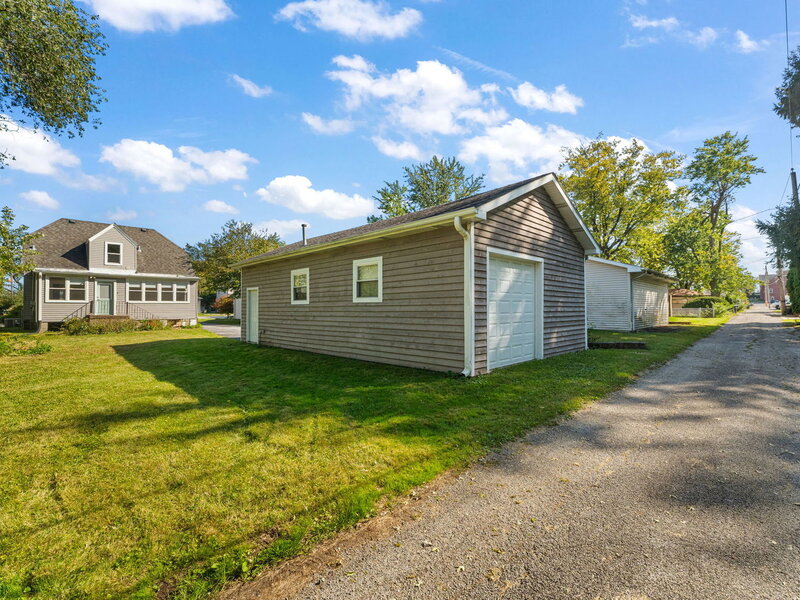 18034 Burnham Avenue Lansing IL 60438