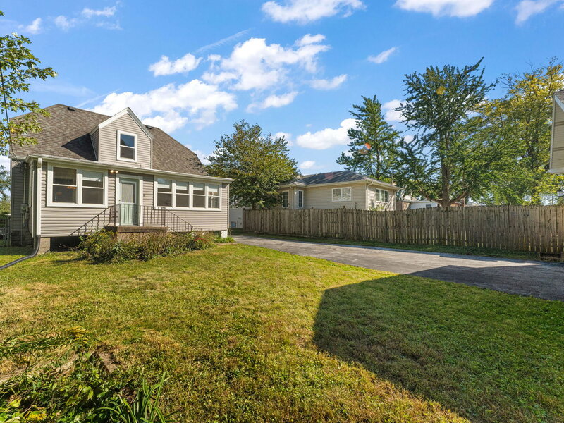 18034 Burnham Avenue Lansing IL 60438