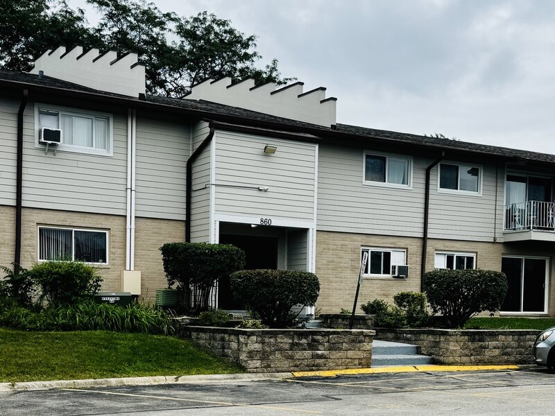 860 E Old Willow Road Prospect Heights IL 60070