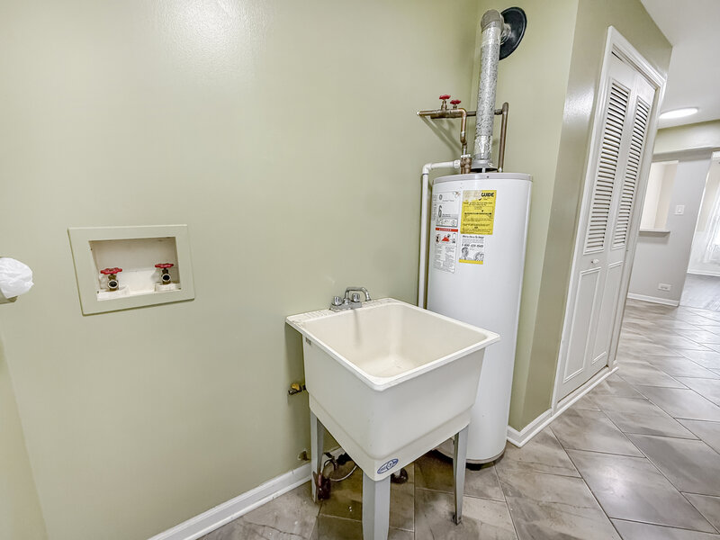 21 E Lyndale Avenue Northlake IL 60164
