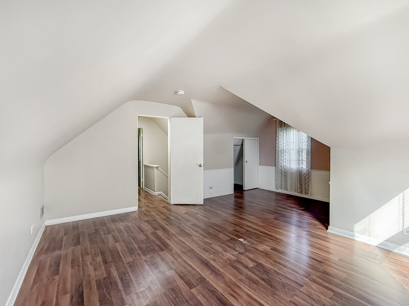21 E Lyndale Avenue Northlake IL 60164