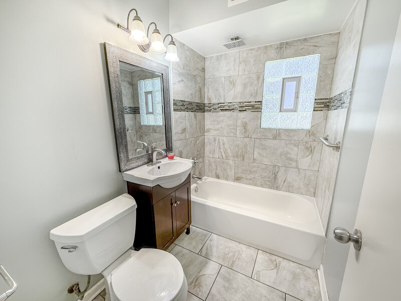 21 E Lyndale Avenue Northlake IL 60164