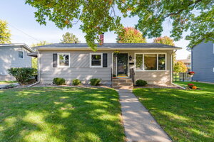 Photo of 1828 E 32nd Street Davenport IA 52807