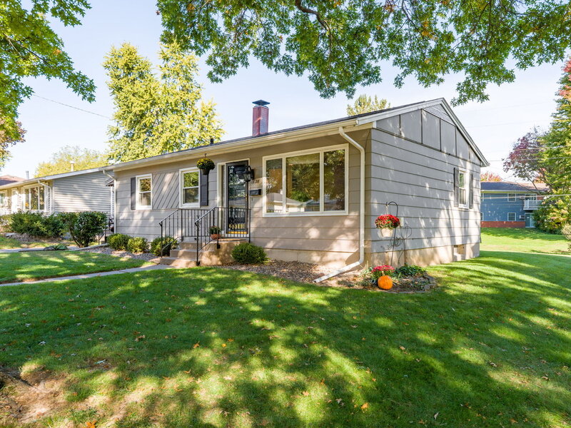 1828 E 32nd Street Davenport IA 52807